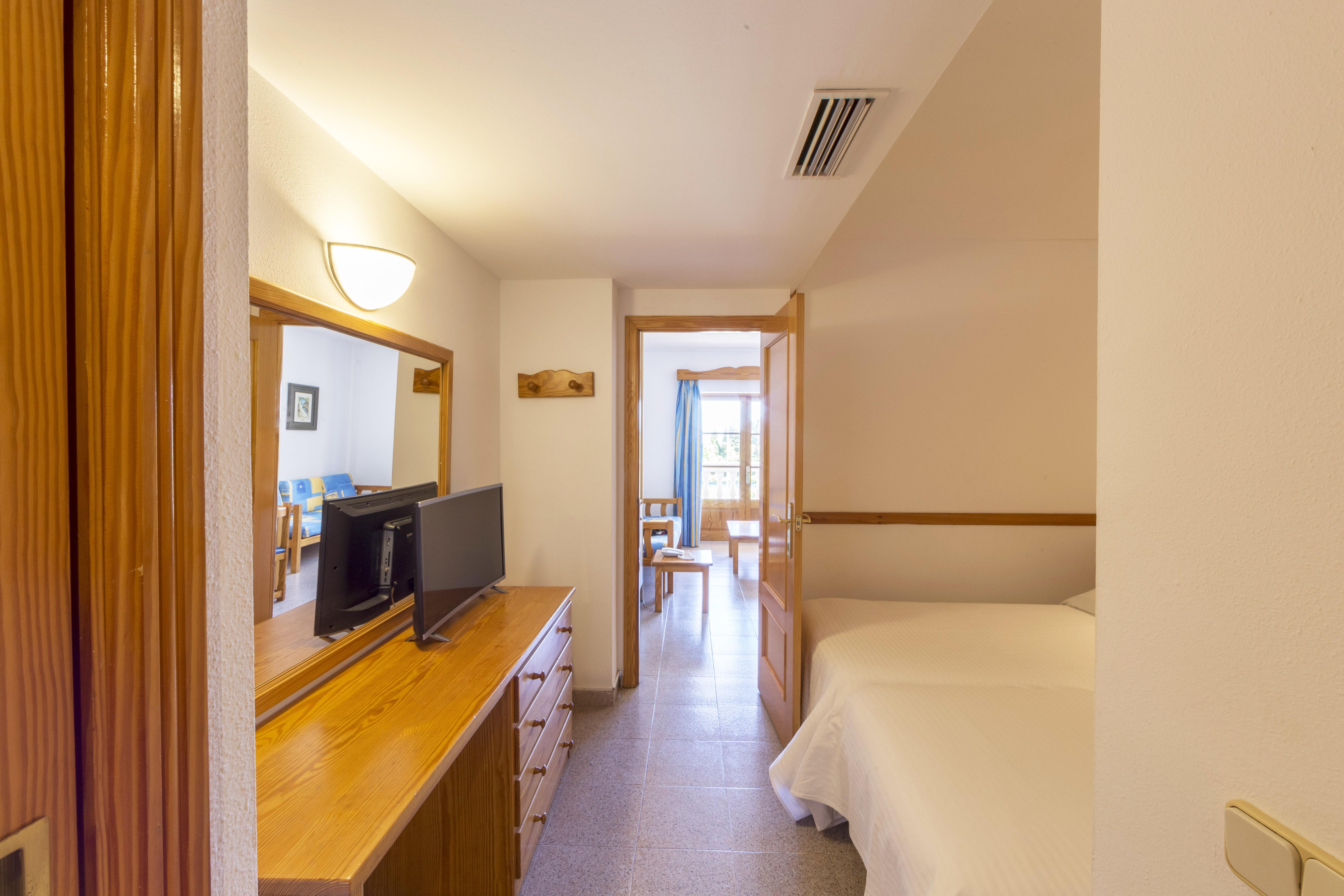 Aparthotel Ferrer Lime Isabel Cala Bona  Exterior photo